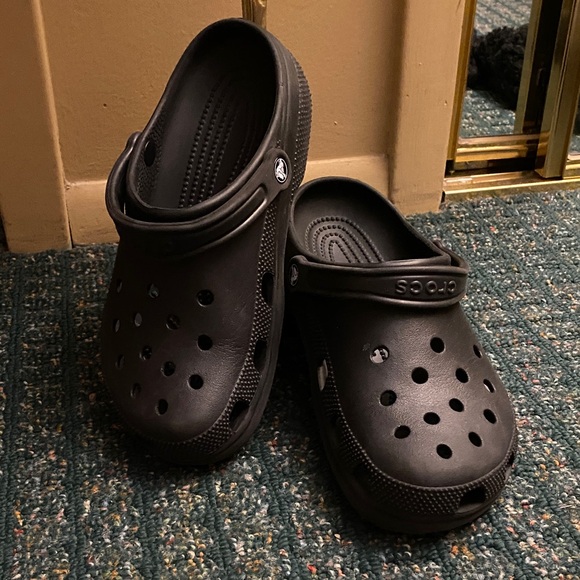 Men’s crocs - Picture 1 of 3